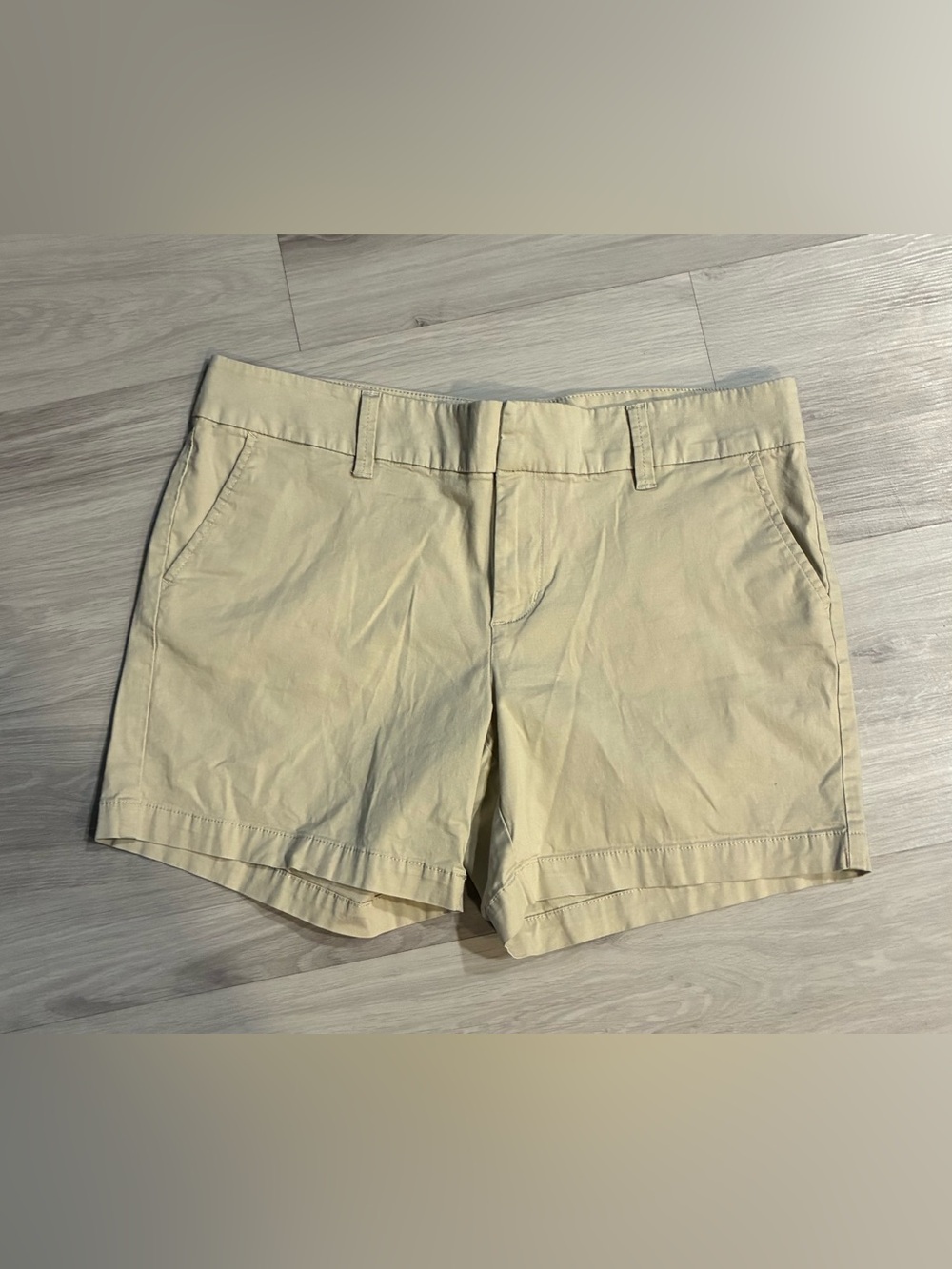 Women’s Classic Women's Bermuda Shorts in Light Cream